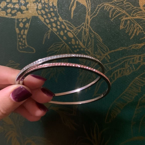 Swarovski Crystal jewelry set, includes 3 bracelets and one set of hoop earrings - Picture 3 of 6